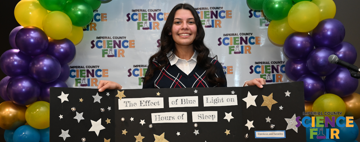 Science Fair - The Effect of Blue Light on Hours of Sleep Stand